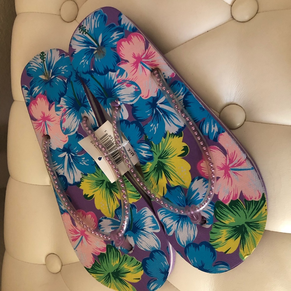 Hibiscus, multicolor floral flip-flops